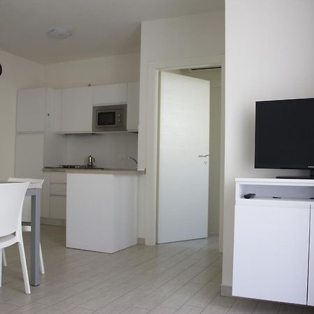 Residence La Perla Каорле Экстерьер фото