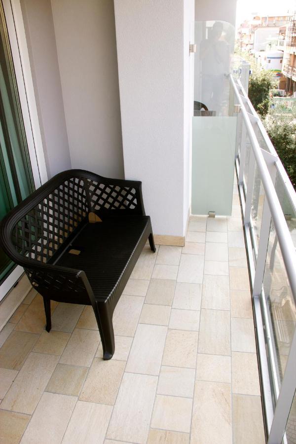 Residence La Perla Каорле Экстерьер фото
