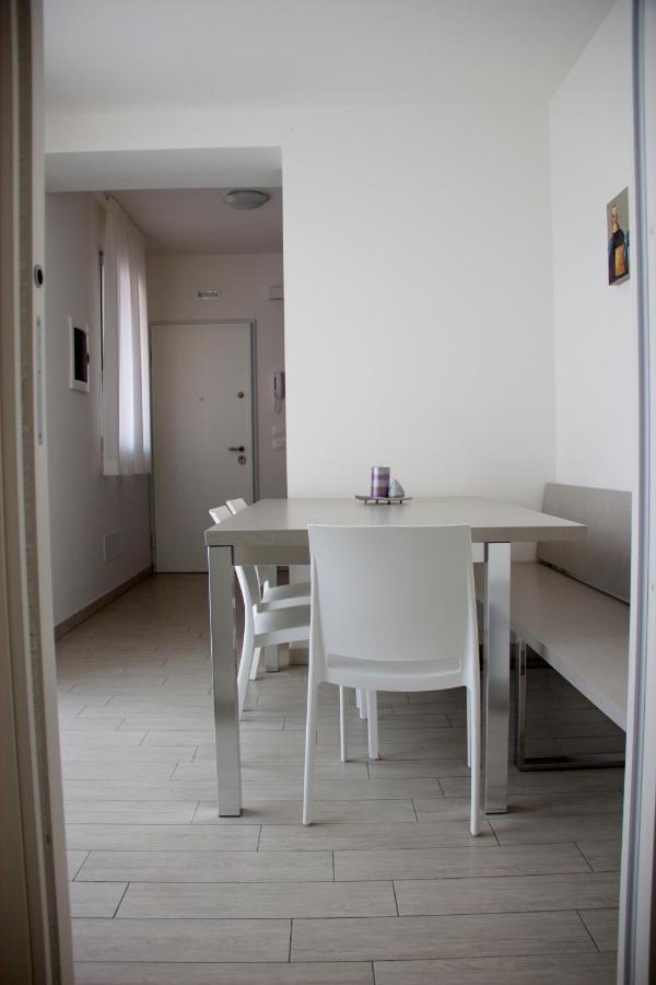 Residence La Perla Каорле Экстерьер фото