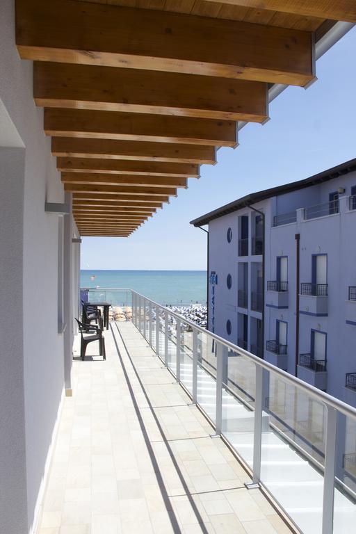Residence La Perla Каорле Экстерьер фото